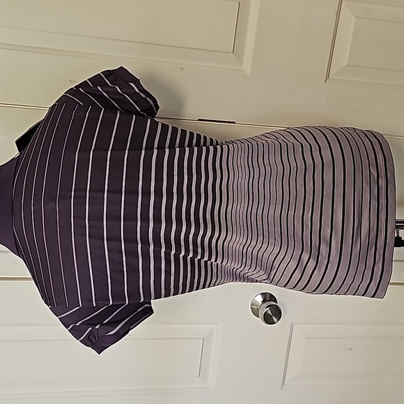 Women's Nike golf shirt NWT. Standard fit large. Purple‎ lavender print. - Picture 6 of 11